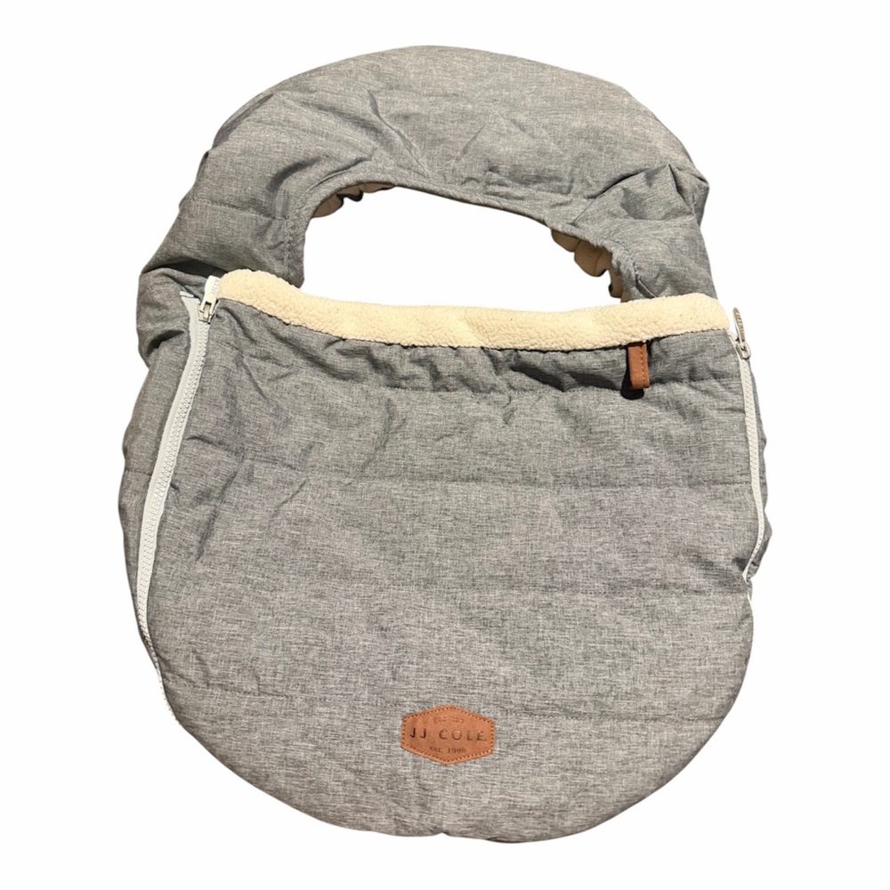 JJ Cole Stylish Gray and Cream Baby Bag